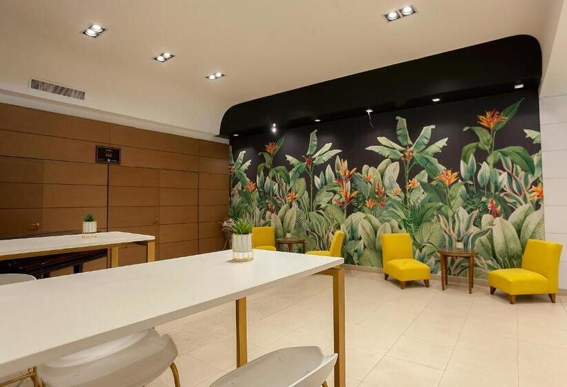 هتل Catalinas Tucuman