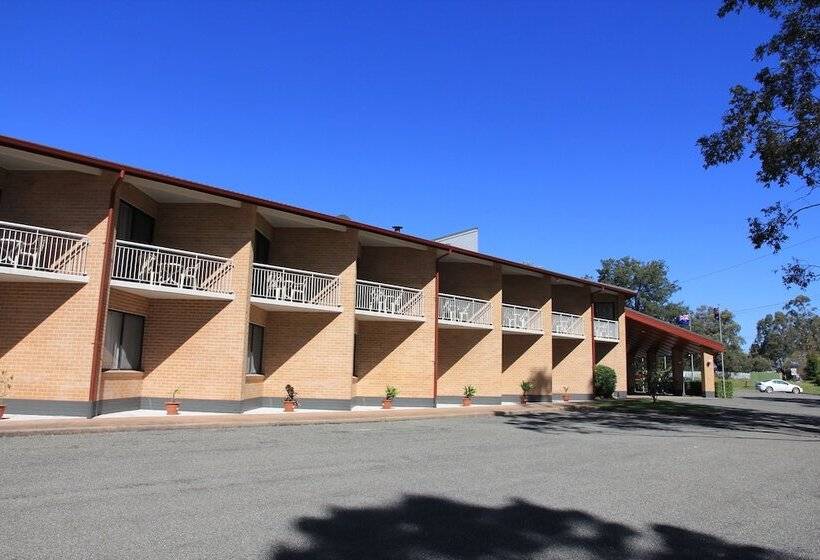 Отель Charbonnier Motor Inn