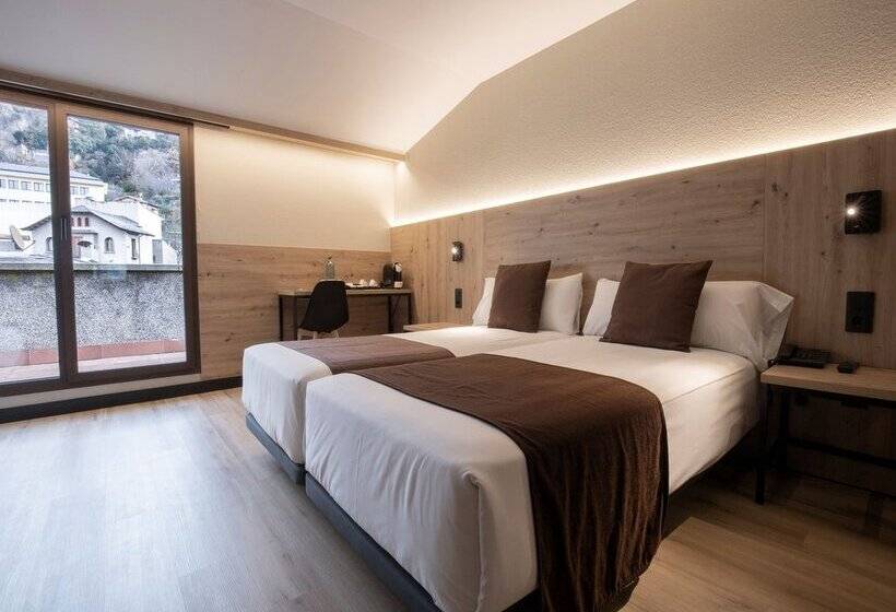 هتل Comtes D’urgell