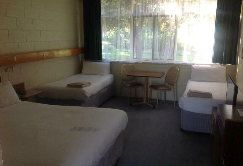 هتل Foreshore Motor Inn