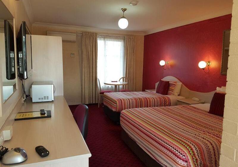 هتل Golden Age Motor Inn