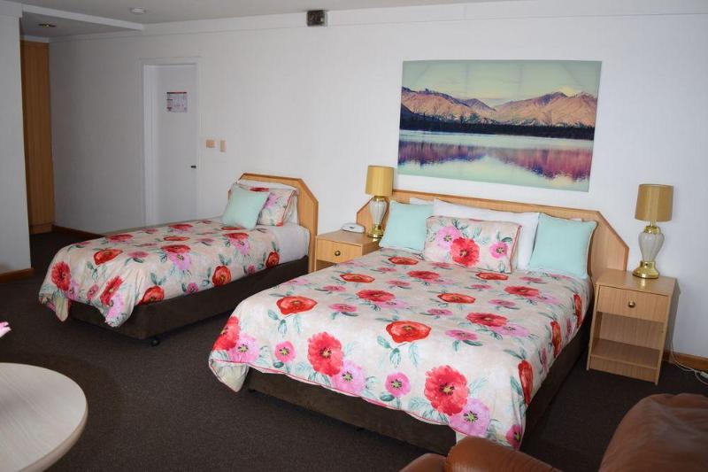 هتل Golden Age Motor Inn