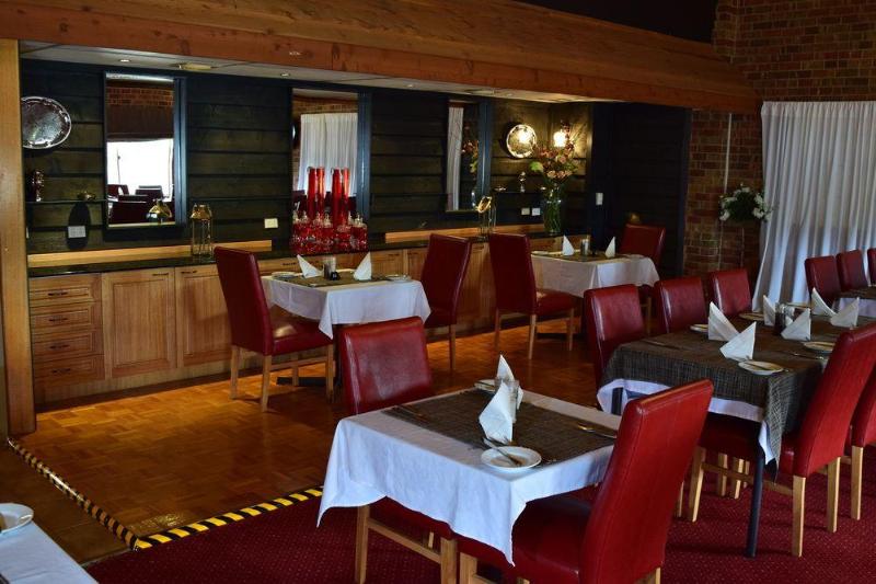 هتل Golden Age Motor Inn