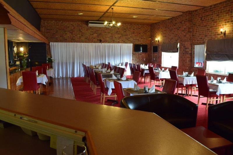 هتل Golden Age Motor Inn
