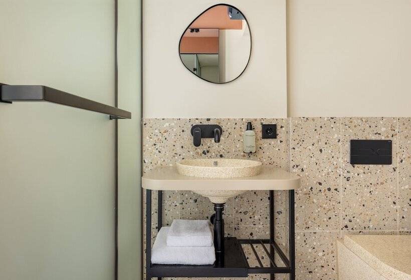 ホテル The Usual Brussels