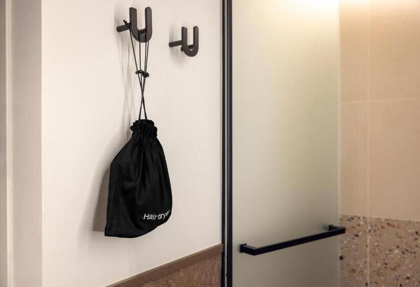 ホテル The Usual Brussels