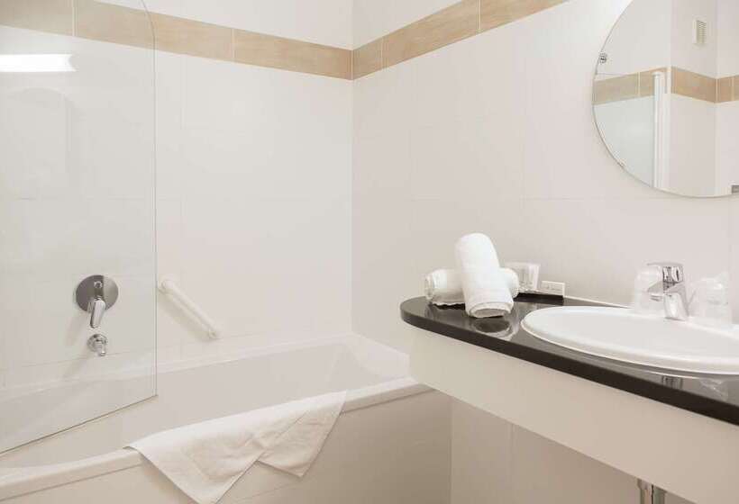 هتل Restaurant Van Der Valk Nivelles Sud