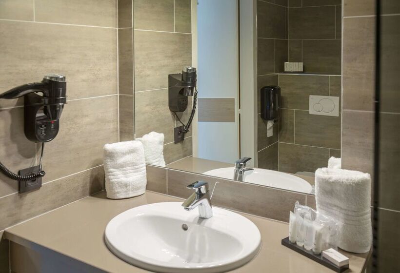 هتل Restaurant Van Der Valk Nivelles Sud