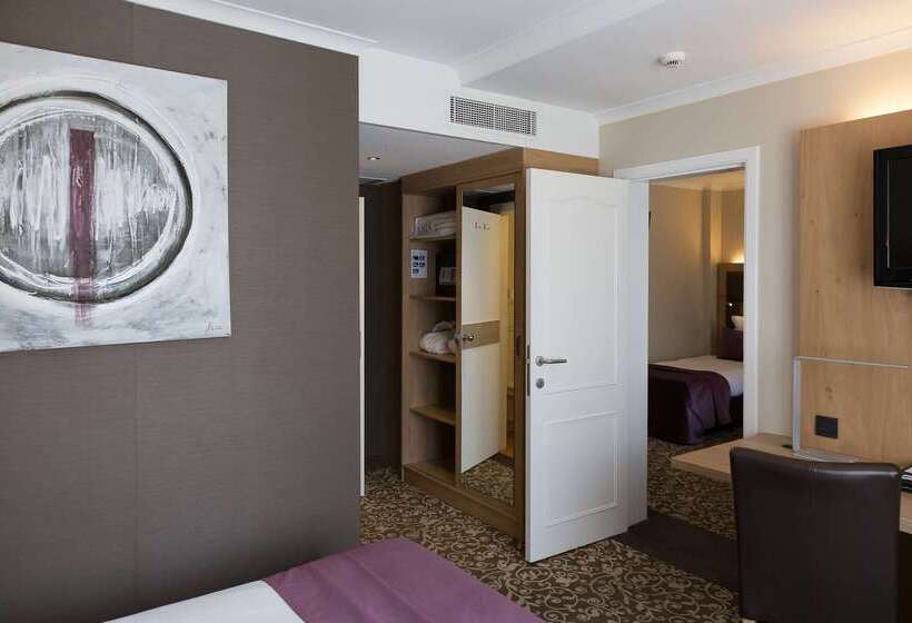 هتل Restaurant Van Der Valk Nivelles Sud