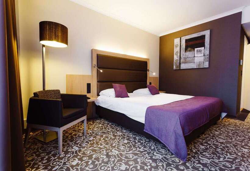 هتل Restaurant Van Der Valk Nivelles Sud