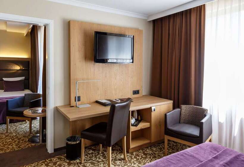 هتل Restaurant Van Der Valk Nivelles Sud