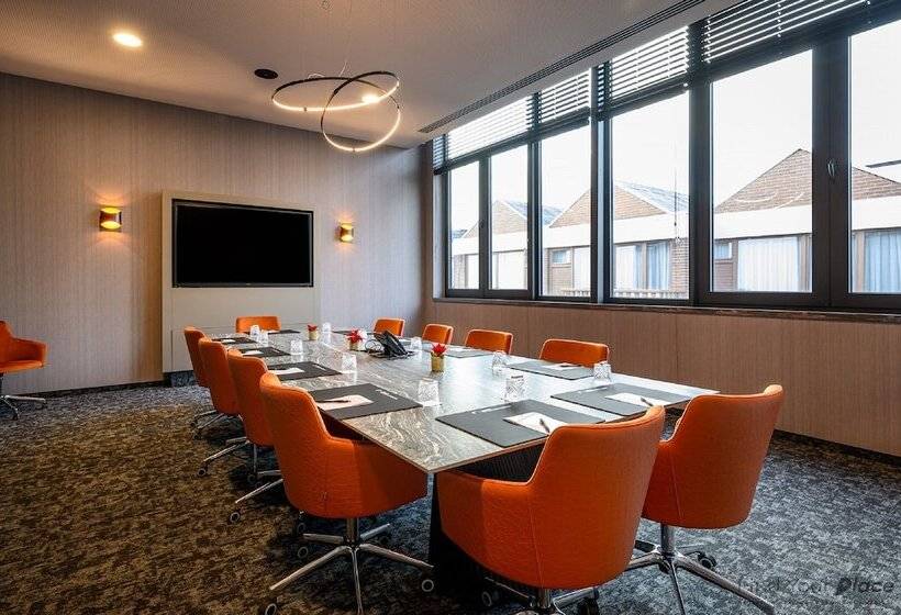 هتل Restaurant Van Der Valk Nivelles Sud