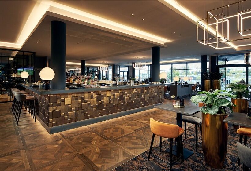 هتل Restaurant Van Der Valk Nivelles Sud