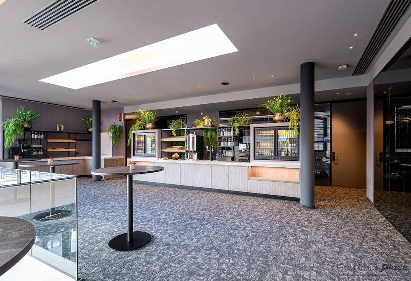 هتل Restaurant Van Der Valk Nivelles Sud