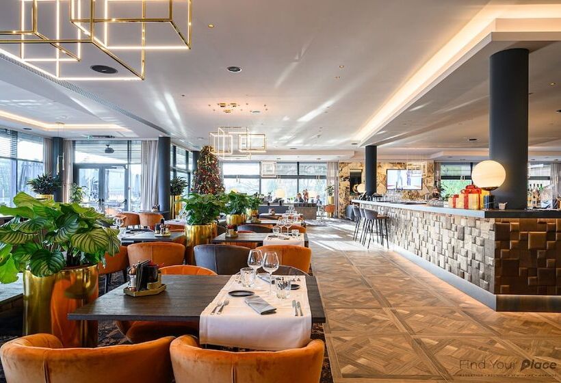 هتل Restaurant Van Der Valk Nivelles Sud