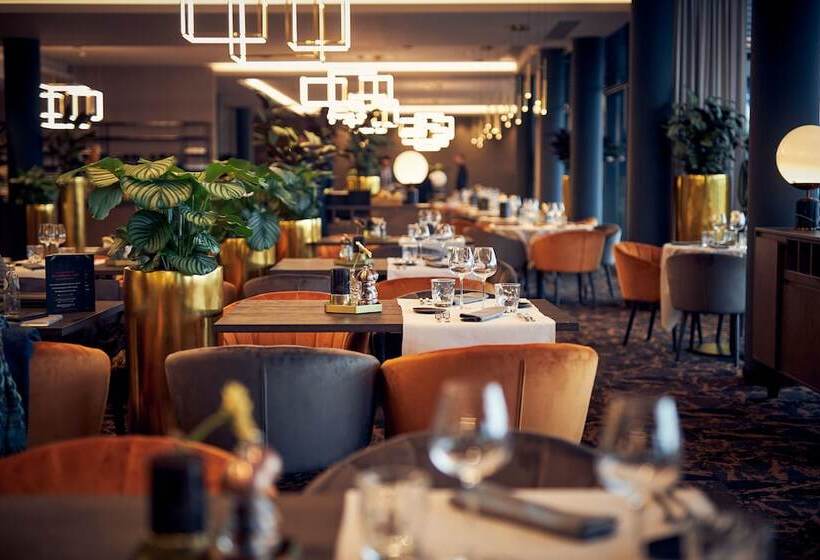 هتل Restaurant Van Der Valk Nivelles Sud