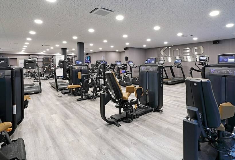 هتل Restaurant Van Der Valk Nivelles Sud