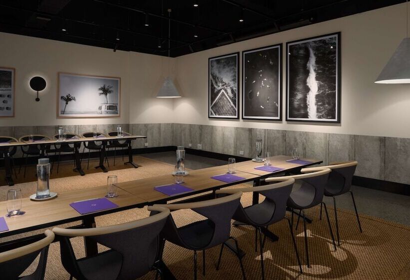 هتل Qt Gold Coast