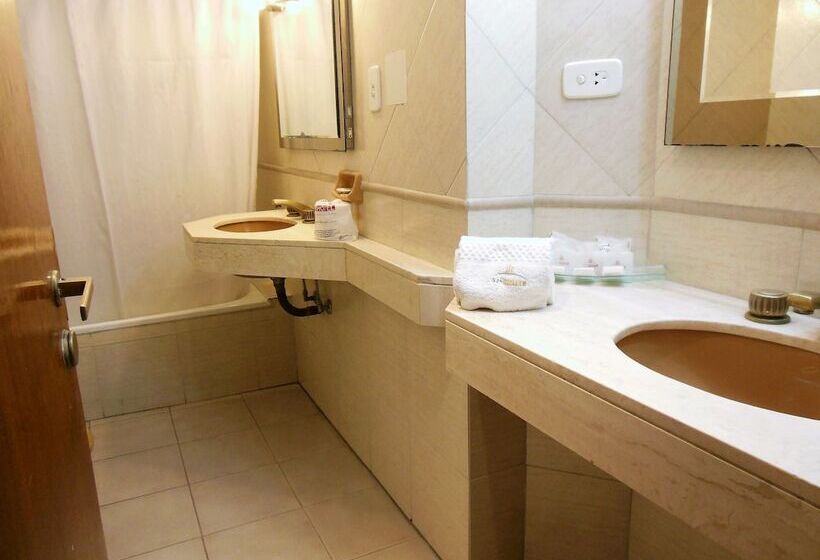 Fotos del hotel Sheltown:  18