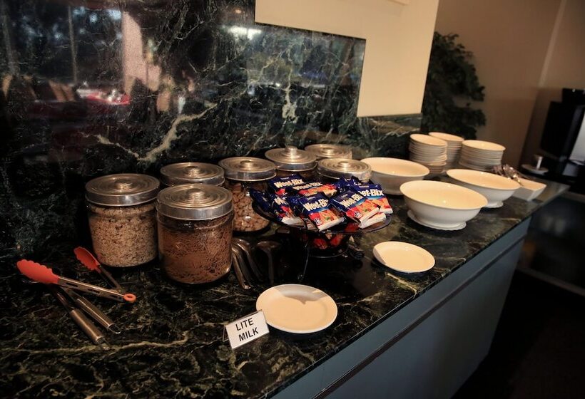 فندق Twin Towers Inn