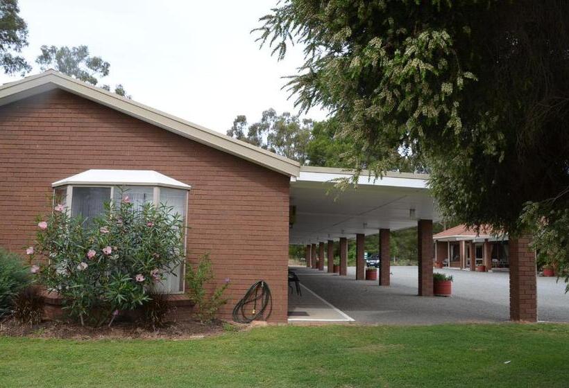 Kingswood Motel