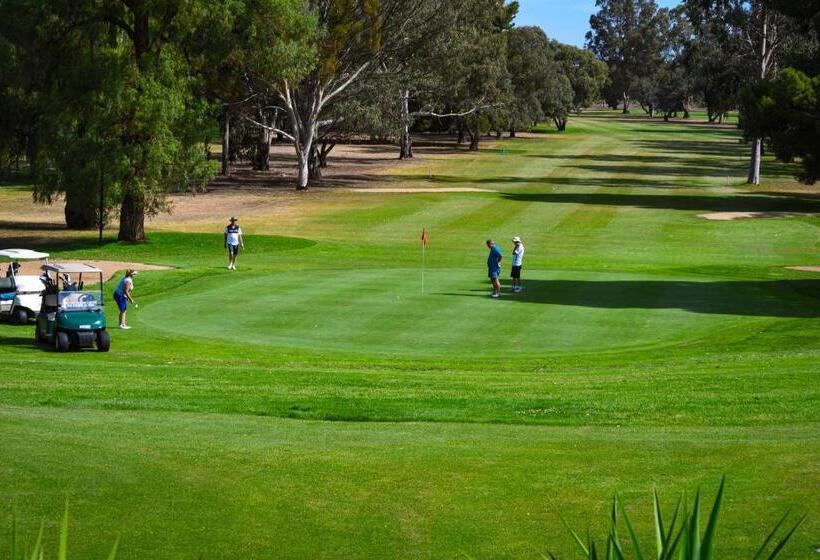 مُتل Renmark Country Club