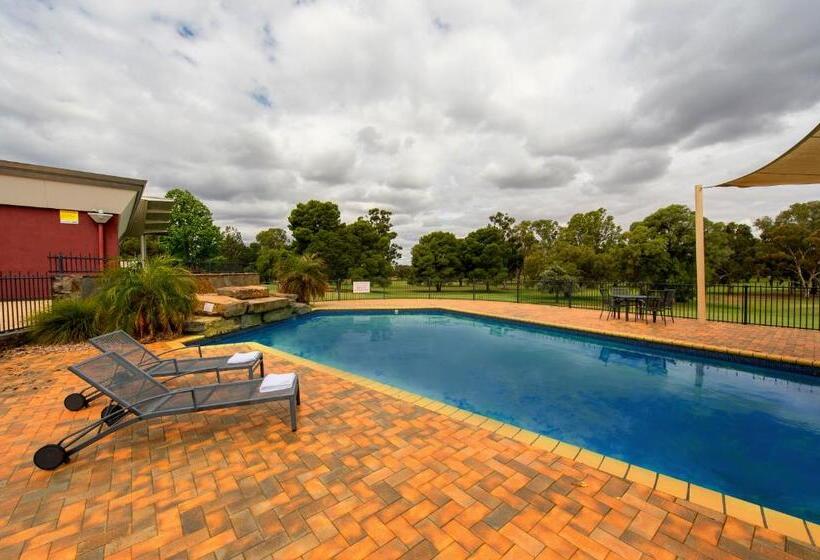 مُتل Renmark Country Club
