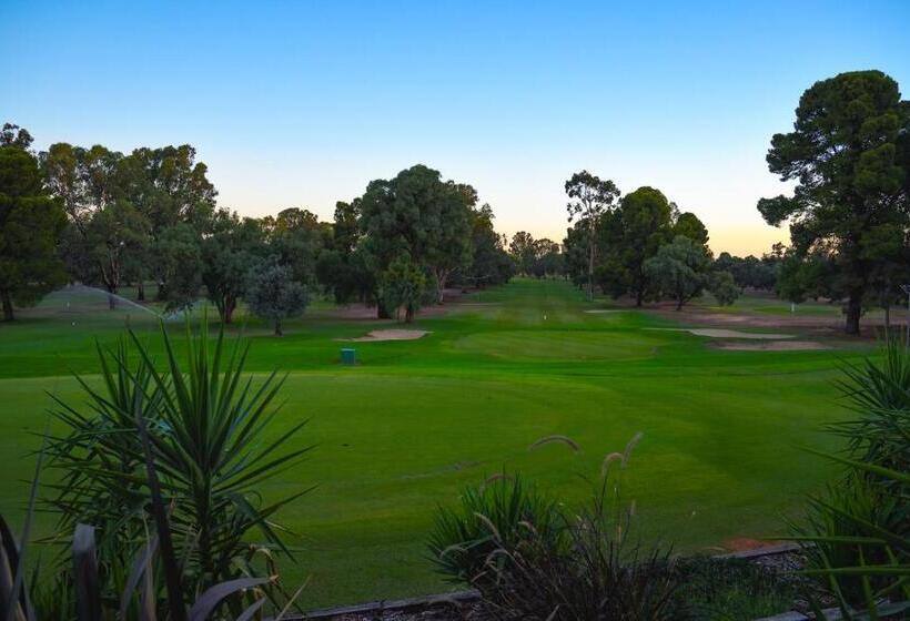 مُتل Renmark Country Club