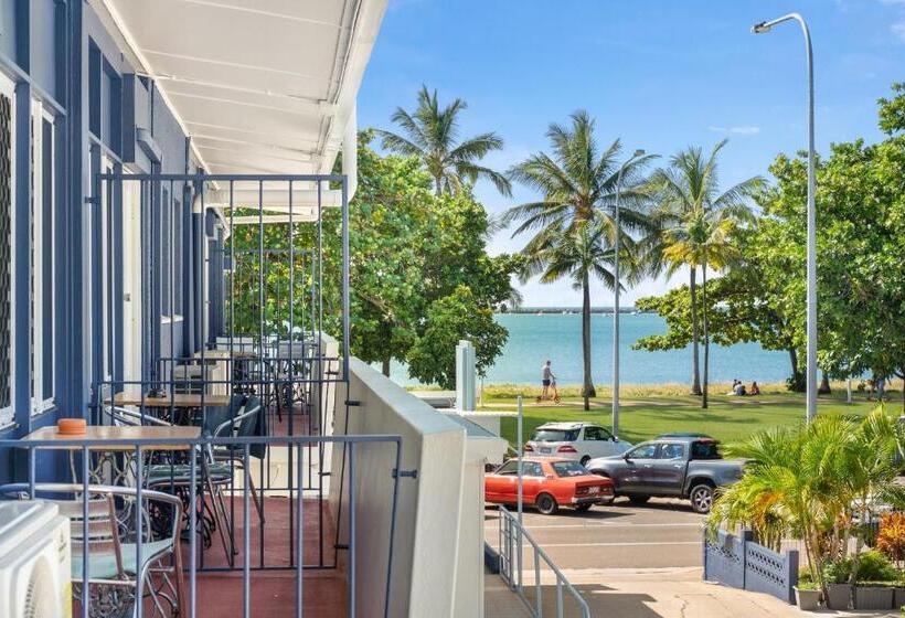 Strand Motel
