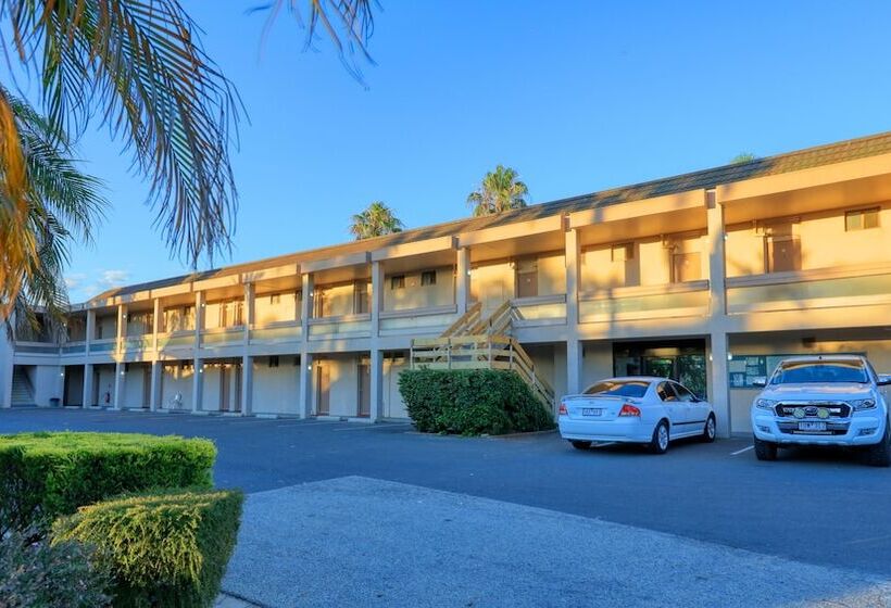 Swan Hill Resort
