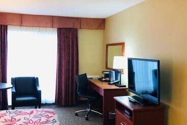 هتل Anchor Inn And Suites