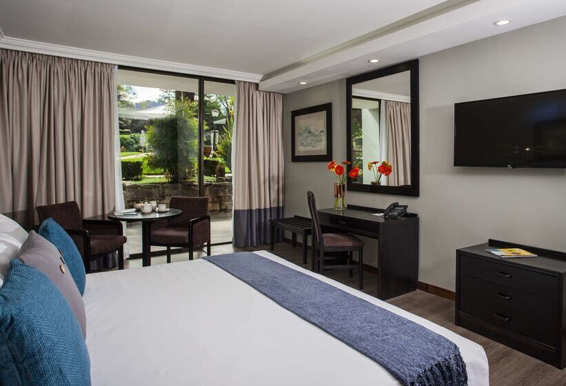 ホテル Avani Maseru