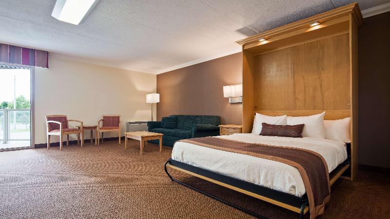 Отель Best Western Plus Cobourg Inn & Convention Centre