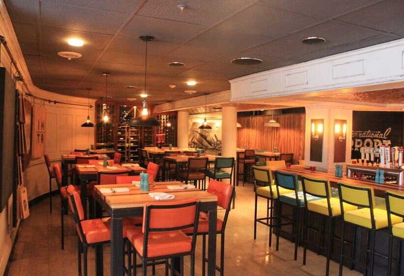 Отель Chicoutimi, Affilié à Hyvi