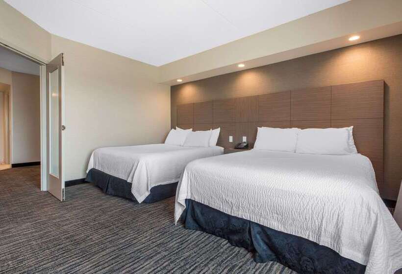 Clarion Hotel & Suites