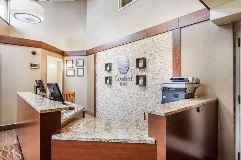 هتل Comfort Inn