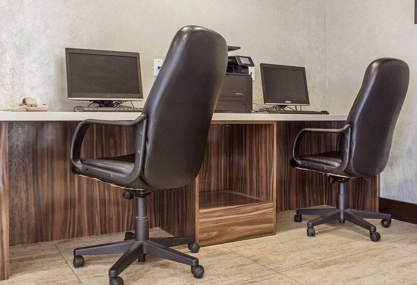 هتل Comfort Inn