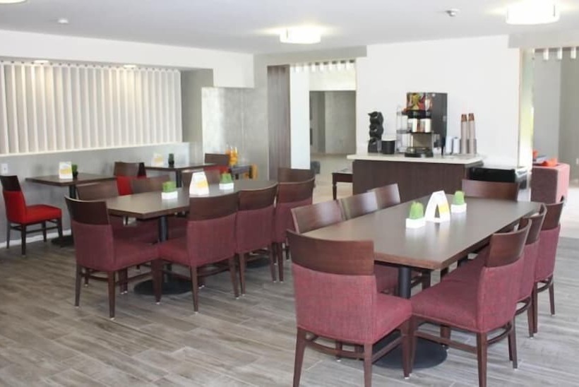 هتل Comfort Inn