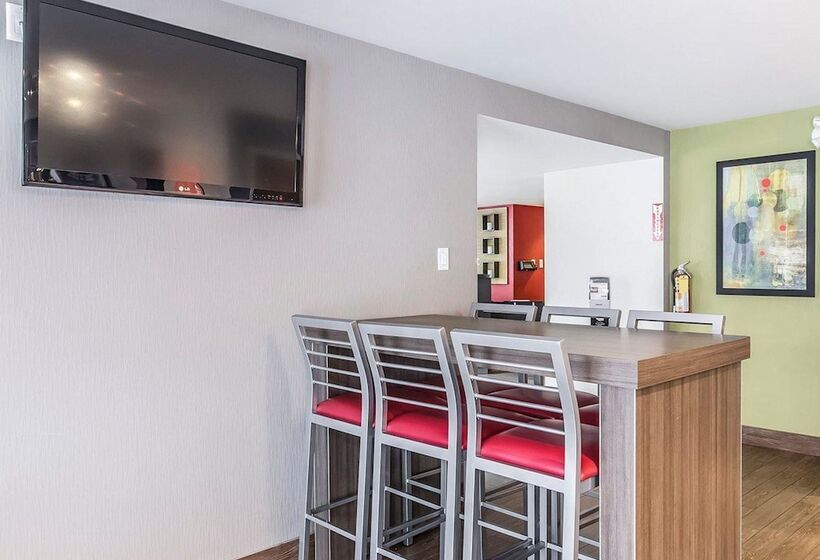 בית מלון כפרי Comfort Inn