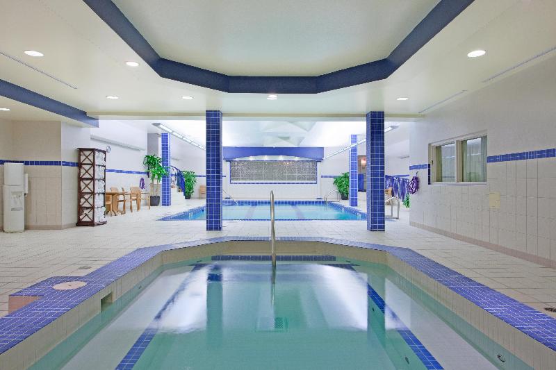 هتل Crowne Plaza Fredericton Lord Beaverbrook, An Ihg