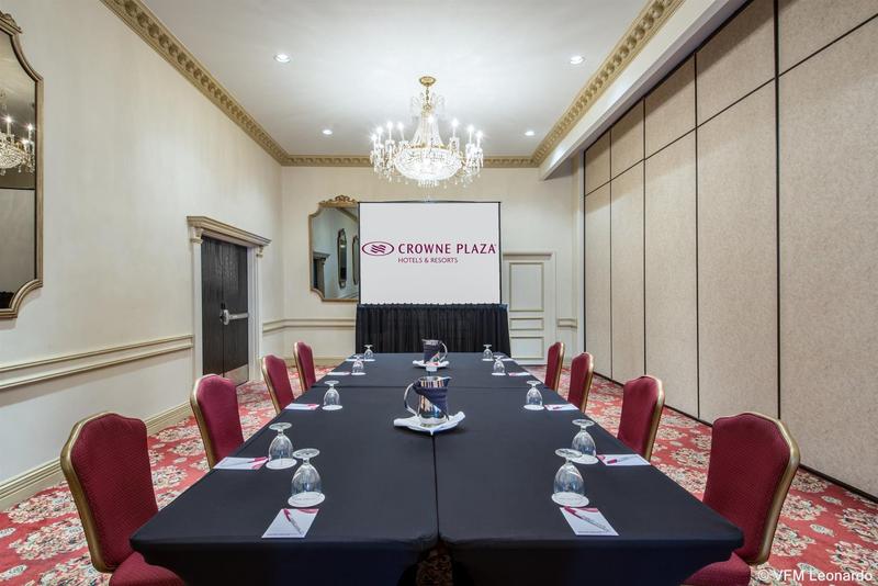 هتل Crowne Plaza Fredericton Lord Beaverbrook, An Ihg