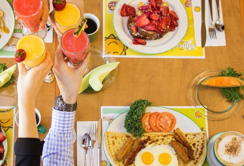 فندق Days Inn By Wyndham Edmonton Downtown