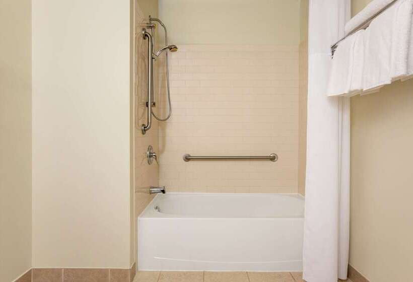 هتل Days Inn Blainville & Centre De Conférence