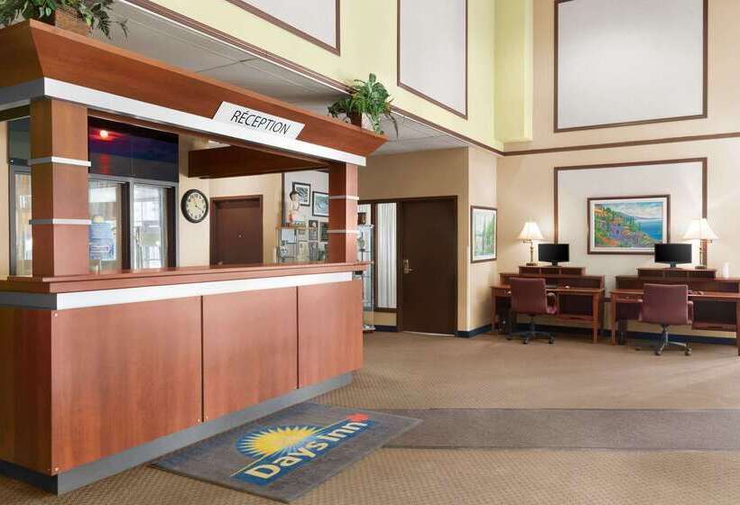 هتل Days Inn Blainville & Centre De Conférence