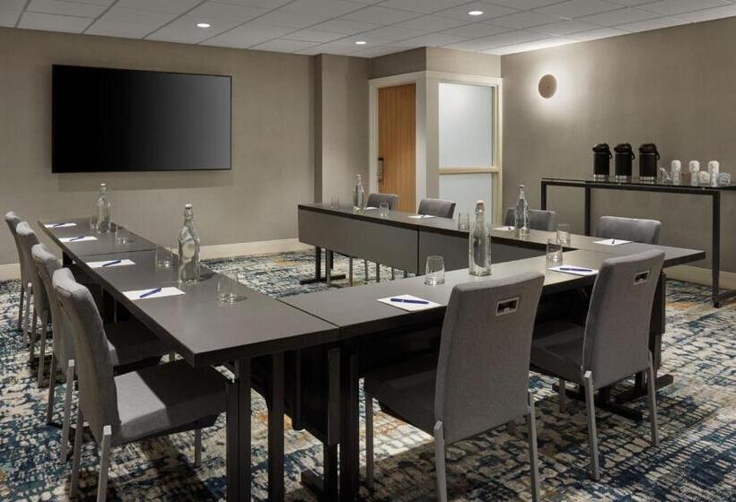 Fotos del hotel Delta Hotels By Marriott Calgary Airport Interminal:  2