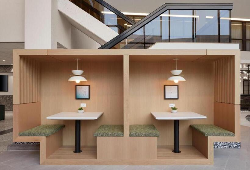 Fotos del hotel Delta Hotels By Marriott Calgary Airport Interminal:  29