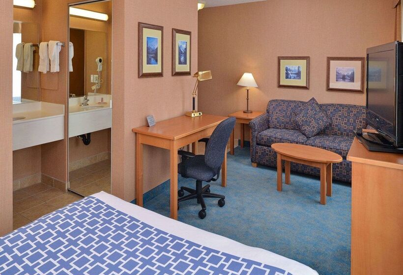 בית מלון כפרי Econo Lodge Inn & Suites University