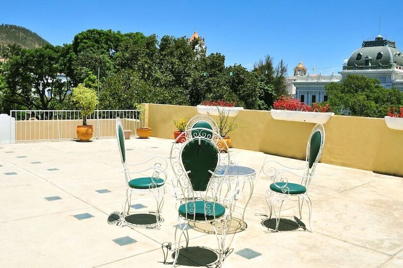 هتل Hostal Colonial