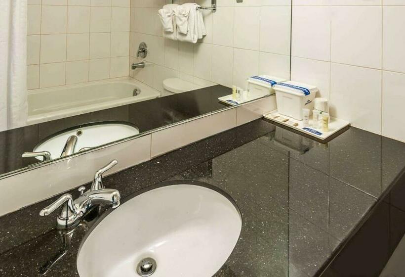 هتل Bedfort Inn & Suites