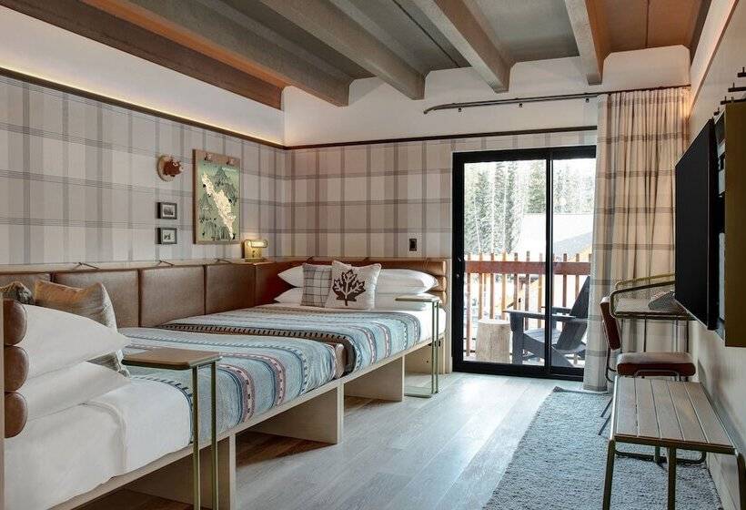 هتل Moxy Banff